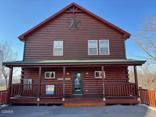 692 Stockton Dr, Sevierville, TN, 37876-2544 | Card Image