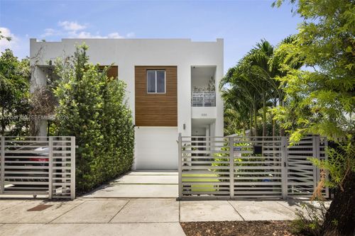3139-3139 Ohio St, Coconut Grove, FL, 33133-4420 | Card Image