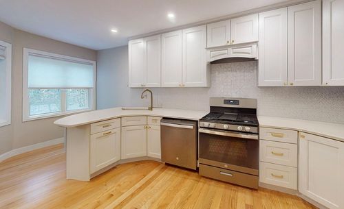 8-8 Knollwood Ct, Burlington, MA, 01803-3821 | Card Image