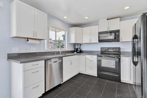 8-806 E 4th Ave, Escondido, CA, 92025 | Card Image