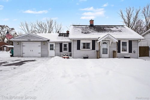 1084 Midland Rd, Bay City, MI, 48706-9422 | Card Image