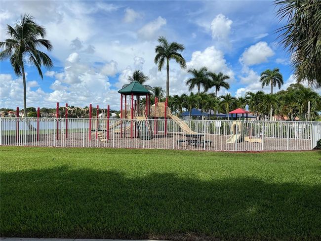 18982 Cloud Lake Cir, House other with 2 bedrooms, 2 bathrooms and null parking in Boca Raton FL | Image 10