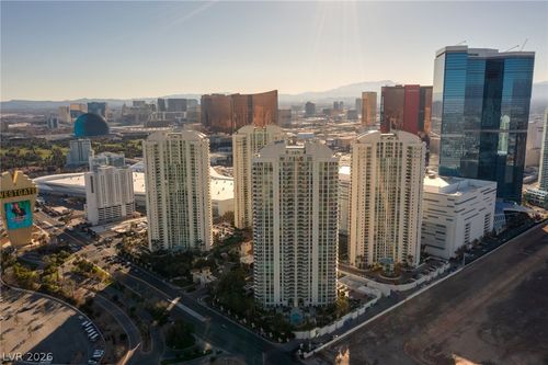 501-2747 Paradise Rd, Las Vegas, NV, 89109-9056 | Card Image