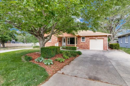 901 N El Paso Dr, Derby, KS, 67037-1805 | Card Image