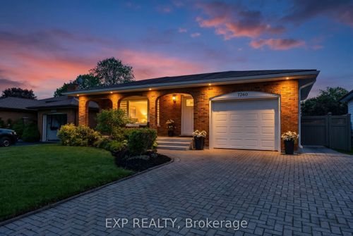7260 Casey St, Niagara Falls, ON, L2J3R3 | Card Image