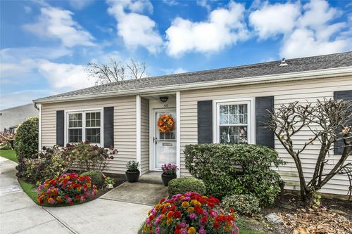 55 Harbor N, Amityville, NY, 11701-3836 | Card Image