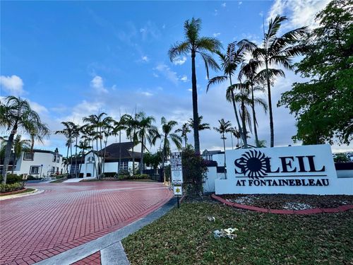 d203-9711 Fontainebleau Blvd, Miami, FL, 33172-4089 | Card Image