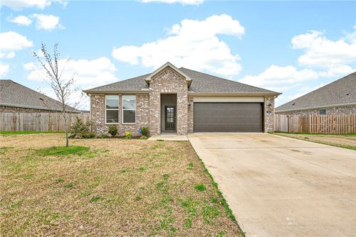 235 New York Avenue, Farmington, AR, 72730 | Card Image