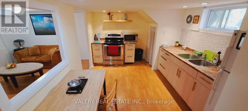 48 Dunkirk Road, Toronto (Danforth Village-East York), ON, M4C2M3 | Card Image