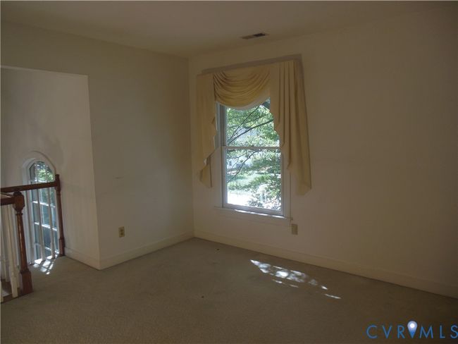 Loft on Upper Level overlooking Living Room | Image 13