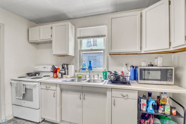 Downstairs unit Kitchen1_4.JPG | Image 25