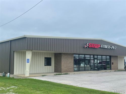 900 W Union Ave, Litchfield, IL, 62056-1067 | Card Image