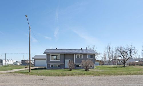 213 Centre Street, Patricia, AB, T0J2K0 | Card Image