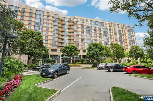 8100 River Rd, North Bergen, NJ, 07047-7204 | Card Image