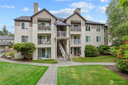 v203-12303 Harbour Pointe Blvd, Mukilteo, WA, 98275-5246 | Card Image
