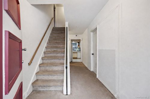 4 Haskell Ave, Airmont, NY, 10901-6418 | Card Image