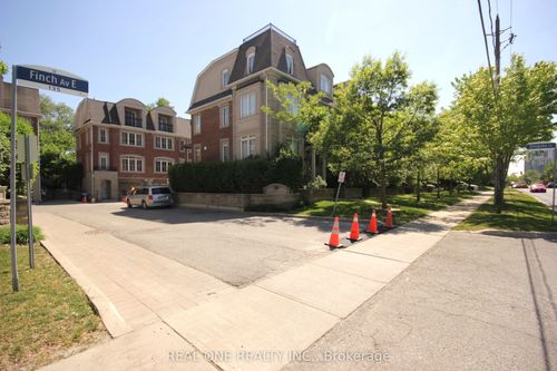 7 Slingsby Lane, North York, ON, M2N0H7 | Card Image