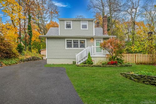 291 Terry Rd, Smithtown, NY, 11787-5506 | Card Image