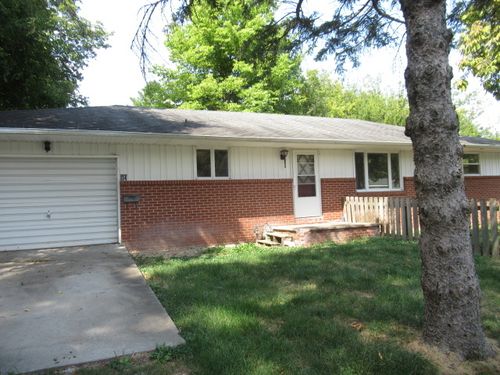 114 Chase St, Monticello, IL, 61856-2104 | Card Image