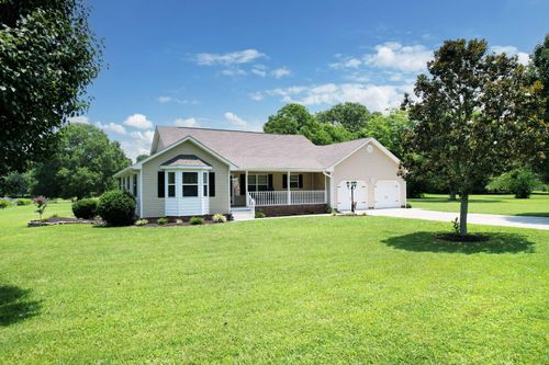 135 Charles Cir Se, Cleveland, TN, 37323-8815 | Card Image