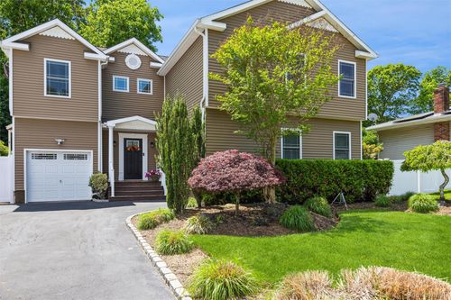 119 Jacqueline Ln, Centereach, NY, 11720-4103 | Card Image
