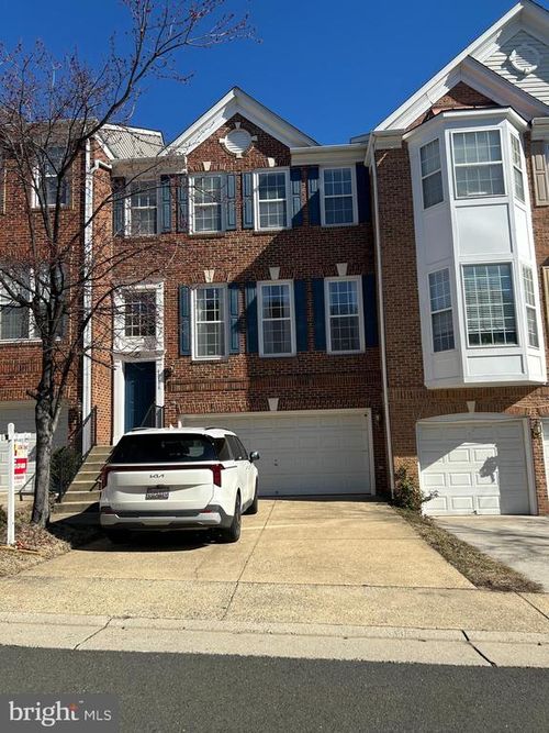 45798 Mountain Pine Sq, STERLING, VA, 20166-7213 | Card Image