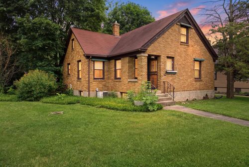 45 N Aldine Street, Elgin, IL, 60123 | Card Image