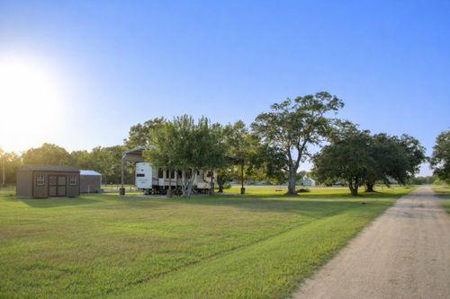 93 Swallow St, Palacios, TX, 77465-7188 | Card Image