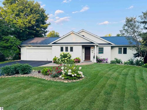 3939 Blue Heights Dr, Traverse City, MI, 49686-8149 | Card Image