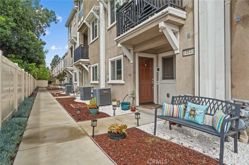 14840 Maple Ter, Los Angeles, CA, 91402 | Card Image