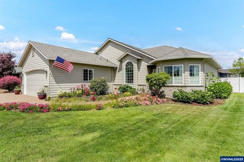 2068 Cardinal Ave Se, Stayton, OR, 97383-9205 | Card Image