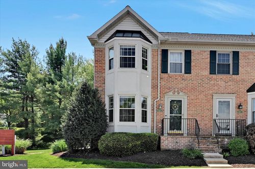 339 Cobblestone Ln, Lancaster, PA, 17601-3348 | Card Image