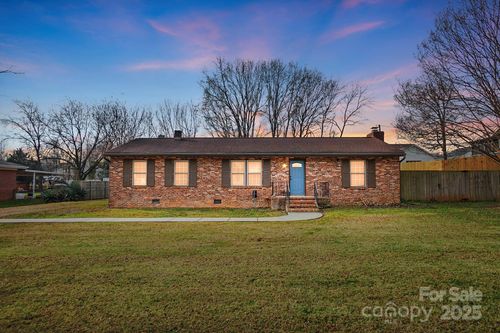 4417 Oak Dr, Charlotte, NC, 28269-1618 | Card Image