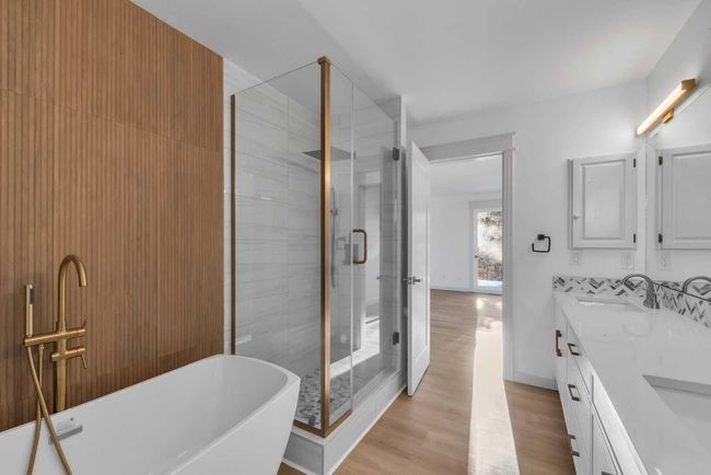 116 Strathcona Close Sw, House other with 4 bedrooms, 4 bathrooms and 4 parking in Calgary AB | Image 19