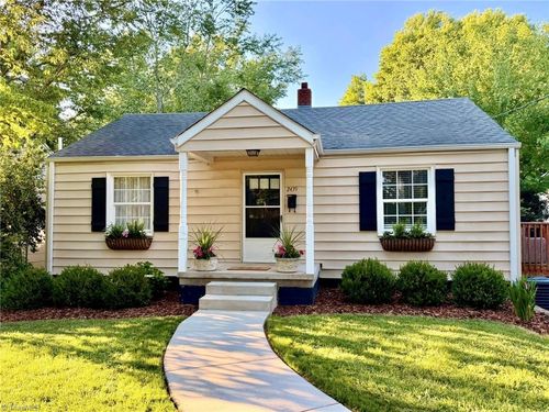 2439 Hoyt St, Winston-Salem, NC, 27103-4313 | Card Image