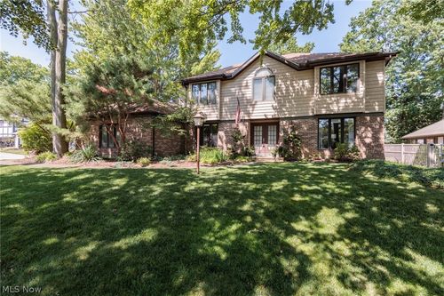 3854 Kings Mill Run, Rocky River, OH, 44116-3960 | Card Image