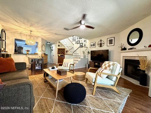 2244-7620 Baymeadows Cir W, Jacksonville, FL, 32256-5502 | Card Image