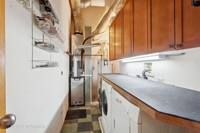 APT-305 - 601 Linden Pl, Condo with 2 bedrooms, 1 bathrooms and 1 parking in Evanston IL | Image 19