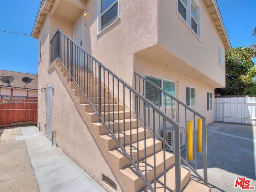 d-2820 Liberty Boulevard, South Gate, CA, 90280 | Card Image