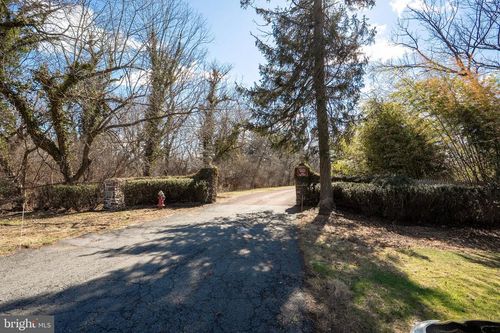 5 Landfall Ln, Princeton, NJ, 08540-4726 | Card Image