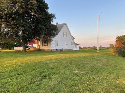 7037 Nichols Rd, Swartz Creek, MI, 48473-8517 | Card Image