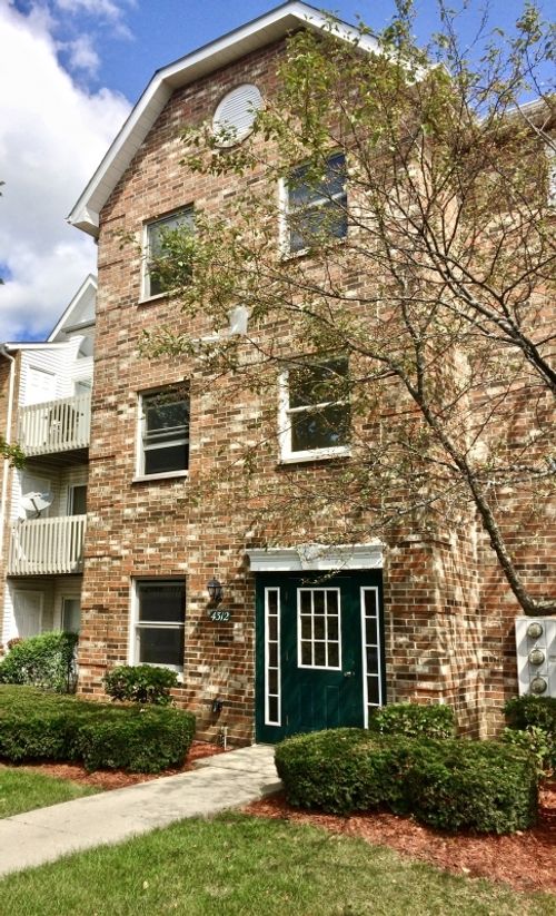 2d-4312 Shamrock Ln, McHenry, IL, 60050-3153 | Card Image