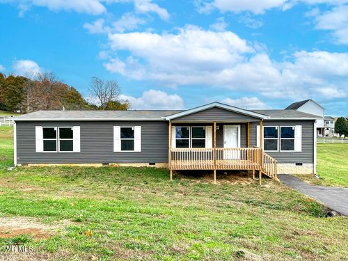307 Bungalow Dr, Dandridge, TN, 37725-5402 | Card Image
