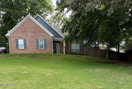 5881 Morganton Dr, Olive Branch, MS, 38654-3548 | Card Image