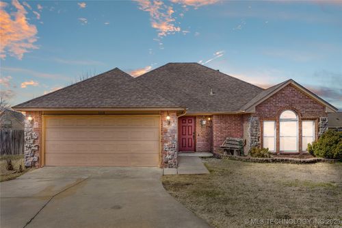 3208 E Irvington Street, Broken Arrow, OK, 74014 | Card Image