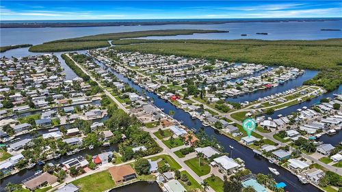 2752 York Rd, Saint James City, FL, 33956-2262 | Card Image
