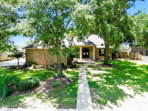3024 Oakleigh Cir, Ocean Springs, MS, 39564-5857 | Card Image