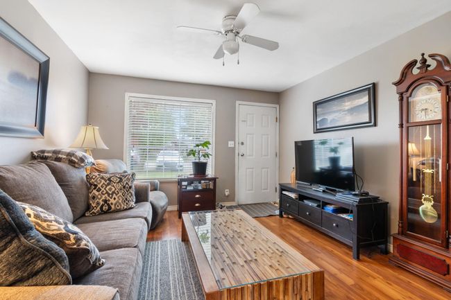 7528 Sharpe Street, Home with 2 bedrooms, 2 bathrooms and 4 parking in Mission BC | Image 7