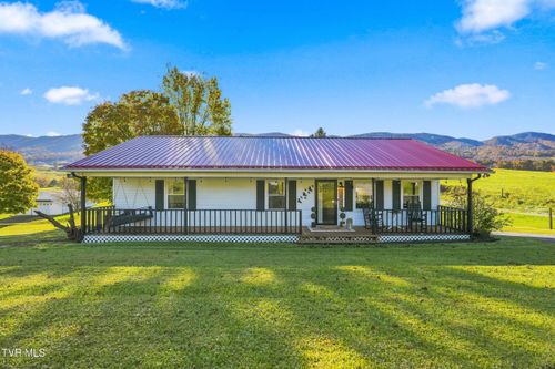 3897 Mountain Rd, Cedar Bluff, VA, 24609-8241 | Card Image