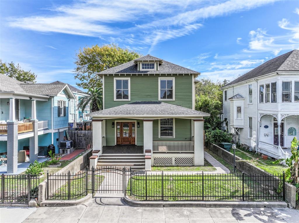 25th St, Galveston, TX 77550